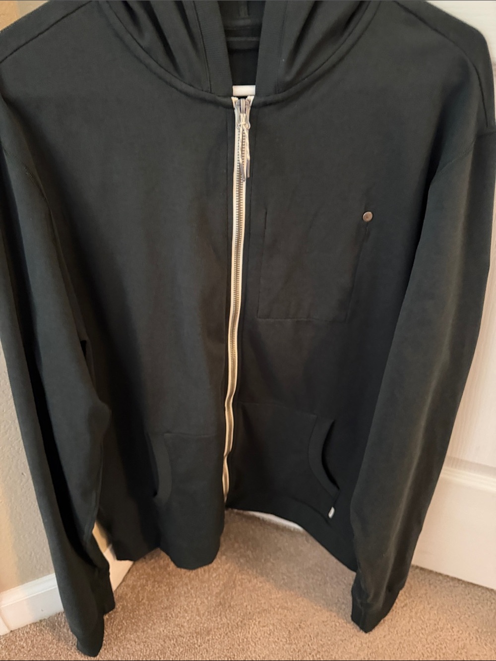 Vuori dark green  Coronado zip-up hoodie with cream zipper